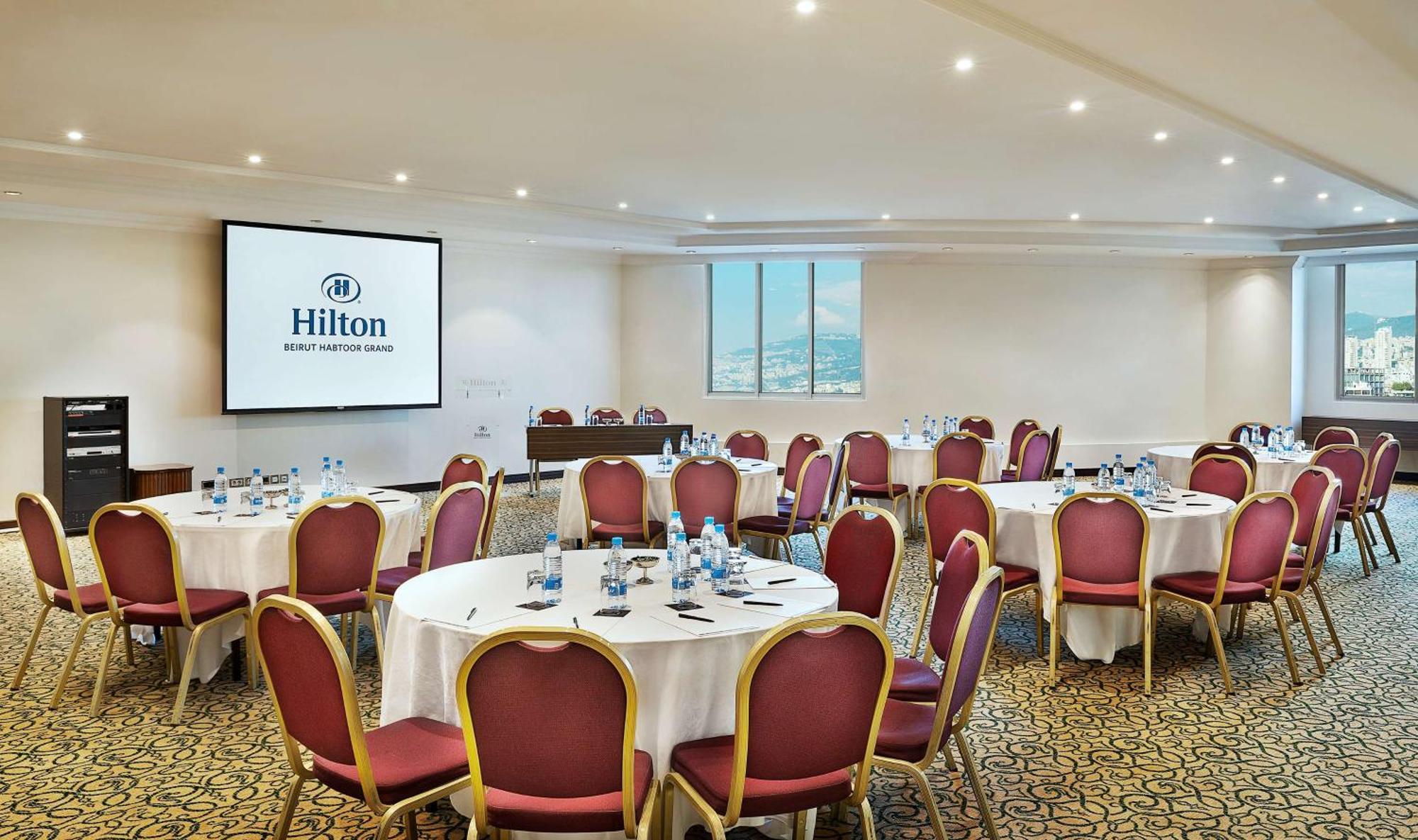 Hilton Beirut Habtoor Grand Hotel Extérieur photo