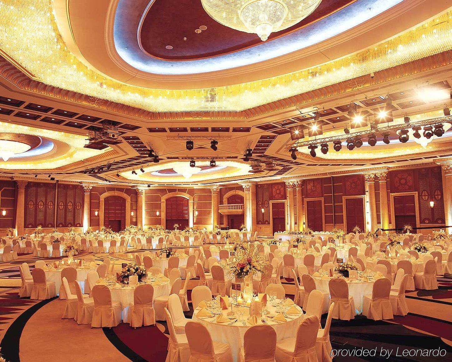 Hotel Al Habtoor Grand Beyrouth Restaurant photo